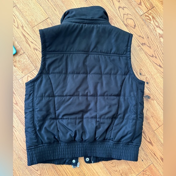 Calvin Klein Performance Vest with Pockets - Picture 2 of 2